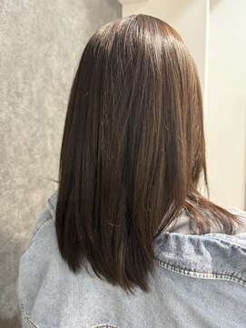 イルミ(iLUMi) iLUMi　×　ストレートヘア