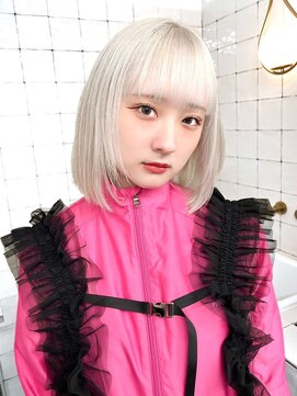 フウ(fuh) ホワイトベージュ/ボブ/ブロンド/ハイトーン/ダブルカラー