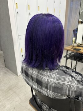 テラス トヨタ(Telasu Toyota) ブリーチカラーでブルーヴァイオレットカラーに◎