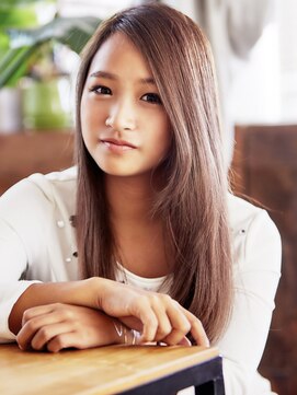 アメリエギャルソン 岩槻店(amelie et garcon) モデル風ハイトーンのロングローレイヤー☆☆