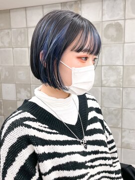 トゥコ(tuco) インナーカラーブルー青ボブミニボブ前下がりボブ