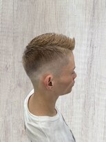 ラヴリア クルメ(LOVERIA KURUME)&nbsp;メンズカット スキンフェードとミルクティーベージュ