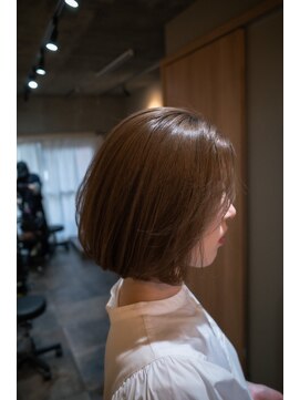 ニード(need) ブラウンベージュボブ