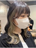 インナーカラーミルクティーベージュシルバーイヤリングカラー