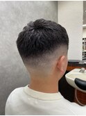 スキンフェードフェザーアップスタイル