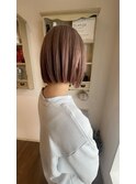 ピンクベージュ×ボブ