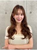 小顔に合わせカットフェミニンロングレイヤーメルティーカラー