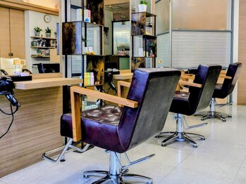 ウィキャン 姪浜1F 3F店(WeCan)の写真/【姪浜駅直結/当日予約OK】駅直結だから通いやすい★ご家族一緒のご来店も大歓迎♪駐車場も完備。