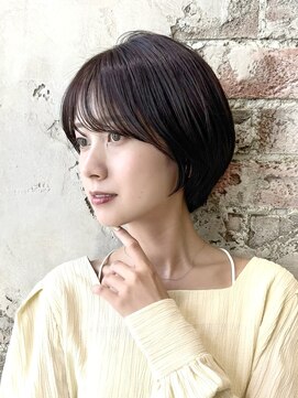 アフロート ルヴア(AFLOAT RUVUA) 「岩田莉奈」40代50代に人気の似合わせ丸みショートボブ　新宿