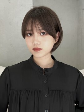 ダークアッシュ前髪あり丸みショート