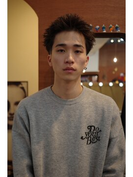エディ(Edy) メンズスパイキーショート刈り上げスキンフェード眉毛カット岡山