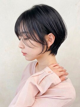 ラ ヴェラー(La valeur) ハンサムショート×くびれレイヤー透明感カラーブルーブラック