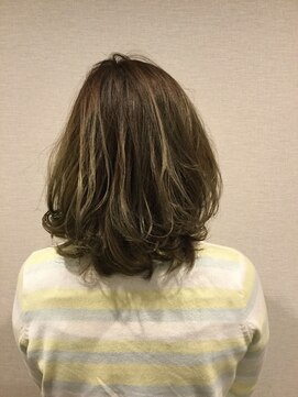 フルール(Fleur) ラフ&甘さがキュート☆フェミニンボブ