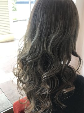 コワファースト 別府 【COIFF1RST】外国人風グレージュカラー