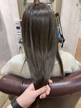 ルヴェール(Le Vert) 赤味が気になる方にオリーブカラー