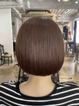 レガーレ(Legare) 艶髪ストレートボブスタイル