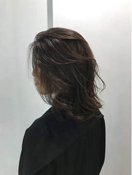 ナイン 麻布十番(NINE) 無造作かわいい ランダムカール