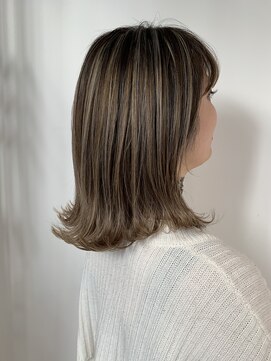 プラスシー(+C) ハイライトで作る大人のグレージュカラー/脱白髪染め/白髪ぼかし