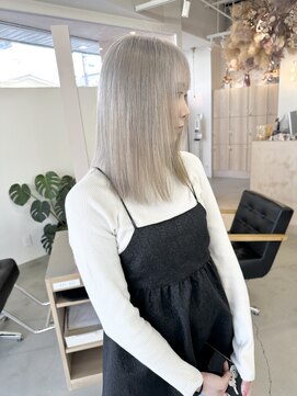 ヴィンスジオ 岐阜駅南(vince gio) ペールシルバー/ブリーチ2回/ケアブリーチ/髪質改善