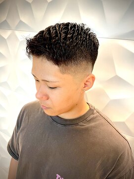 銀座マツナガ 浅草店 黒髪短髪/8ミリ濡れパン/スキンフェード