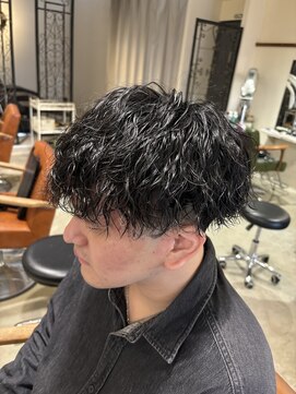 リリー(Lily) 波巻きパーマ