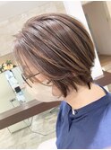 ショートボブ×透明感カラー