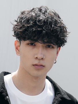 フィフス(fifth) 刈り上げマッシュ波巻きスパイラルパーマfifth原宿渋谷20代30代