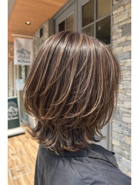 ブラン(Le BLANC) 【イシザキ】ハイライトで見せるくびれボブ