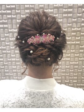 オリーブスバイネオリーブ(Olive's by neolive) 【新宿 Olive’s by neolive】大人可愛め☆ねじりアレンジ