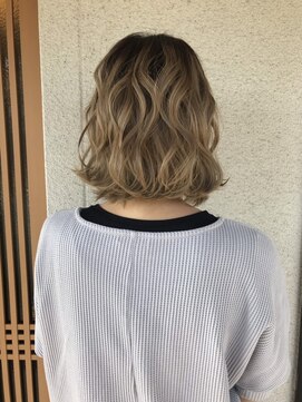 カミユイドコ ニン(kamiyuidoko nin) ウェーブボブ