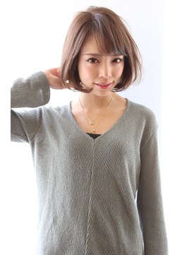 レウナ 外苑前(Reuna) 大人可愛いひし形ボブ 黒髪アッシュ 30代40代