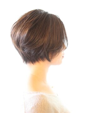 レウナ 外苑前(Reuna) 30代40代50代大人可愛いひし形ショート 丸みが可愛い