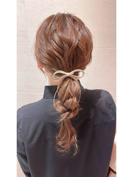 レナークソワン(LENAHC SOIN) ヘアアレンジ