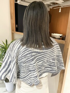 ラミエ バイ メルト 吉祥寺(lamie by melt) "久保田"ブリーチカラーグレーシルバー切りっぱなし