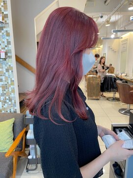 ネオリーブアイム 横浜西口店(Neolive aim) オシャレ度アップ、ピンクワインレッド　【成田】　横浜