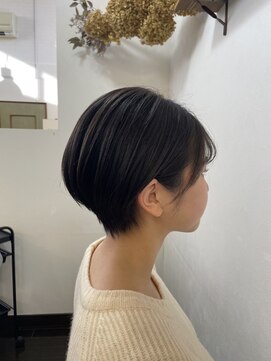 リリー LILY ヘアー メイク HAIR アンド & MAKE 20代髪型♪大人可愛い夏ヘアー♪丸み奥行きショート暗髪カラー