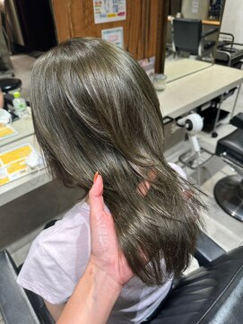 ニュートン(NEWTON) オリーブ20代30代髪質改善ハイライトインナーカラー立川