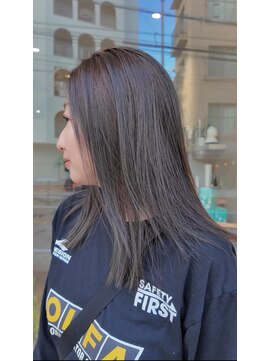 オリーブグレージュカラー