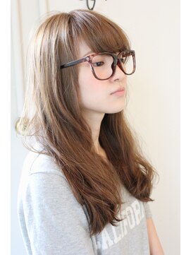 ホワイトルーム(White Room) プラチナアッシュベージュのデジパースタイル♪