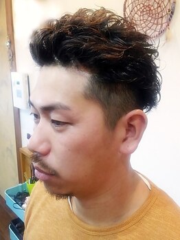 サンスマイルヘアー(Sun Smile hair)の写真/【理容スペース有★男性も平日がお得！】シェービング込カット¥3960雰囲気の良さと高い技術力でリピ率◎