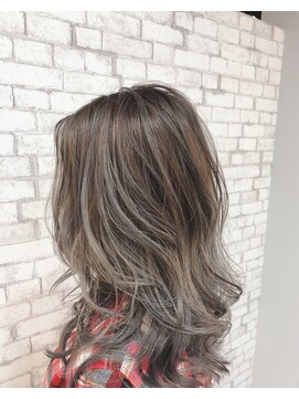 ヘアデザイン ハル(hair design HaLu) バイヤレージュ×ラベージュ