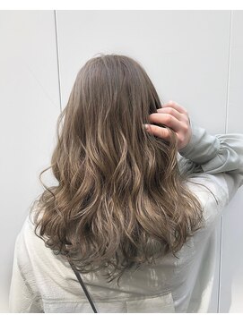 フィックスヘアー なんば(FIX-hair) イルミナカラー/グレージュアッシュ/ウェーブ巻き