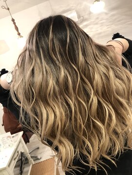 ハク(haku) バレイヤージュグラデーション