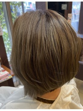 ファーレンピュアスウィート(fahren-pure-suite) ストハネ前下がりボブ