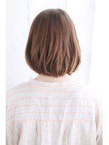 シュシュット(chouchoute)&nbsp;大人かわいいこなれ美髪ミディホワイトグレージュネビージュ/012