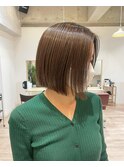 切りっぱなしボブ×ベージュ