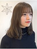 オリーブのくすみベージュ