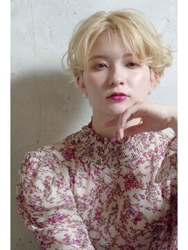 コエバイロゼオ(coe by Roseo) ショートボブ×抜きっぱなしブロンド