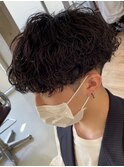 センターパートツイストスパイラルパーマ刈り上げメンズパーマ