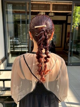 ハグヴィアン(HUG BIEN) 編みおろしポニー